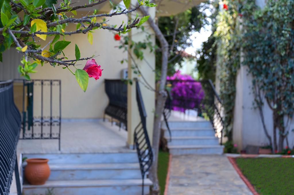Anesis Apartments Храни Екстериор снимка