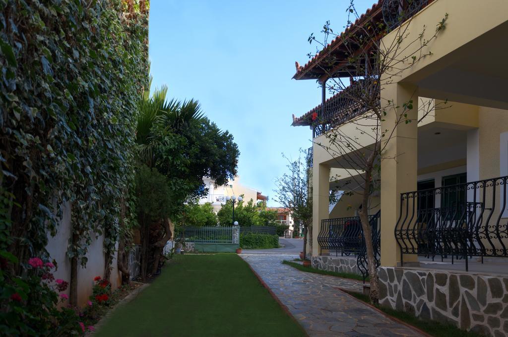 Anesis Apartments Храни Екстериор снимка
